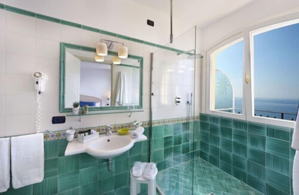 Pandora Hotel 4*