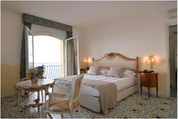 Hotel Pandora